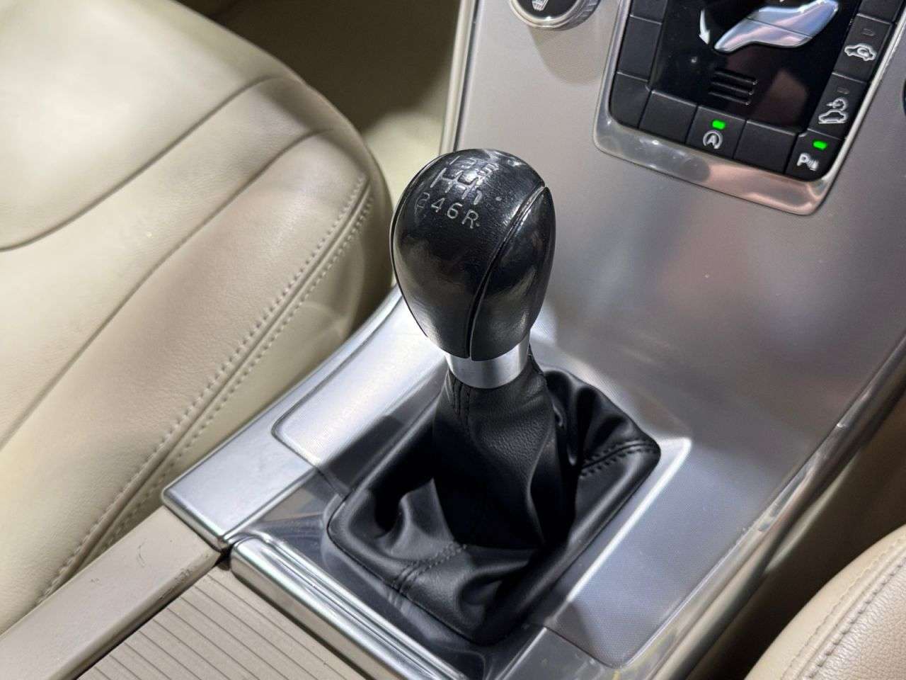 2017 VOLVO XC60 2017 VOLVO XC60