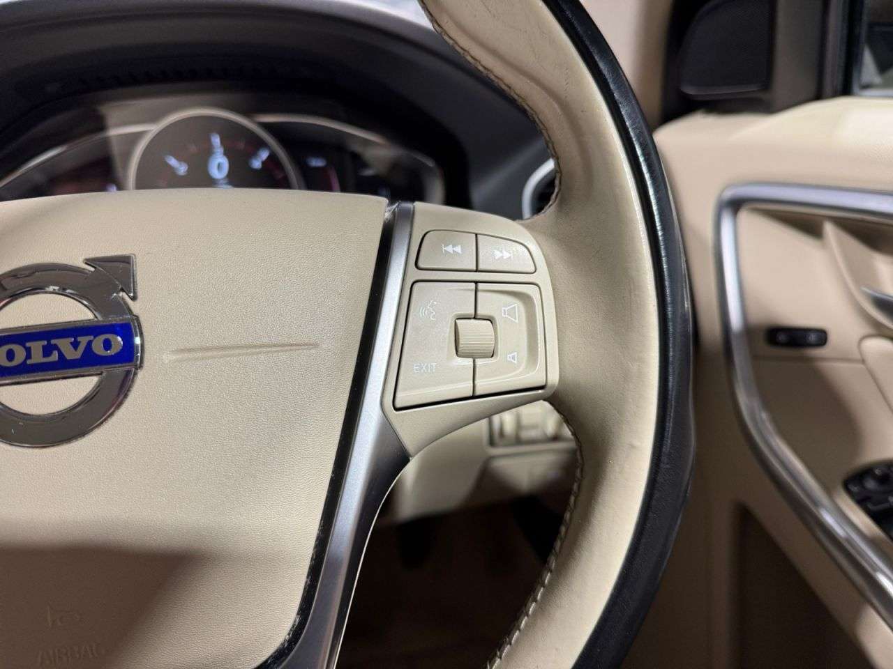 2017 VOLVO XC60 2017 VOLVO XC60