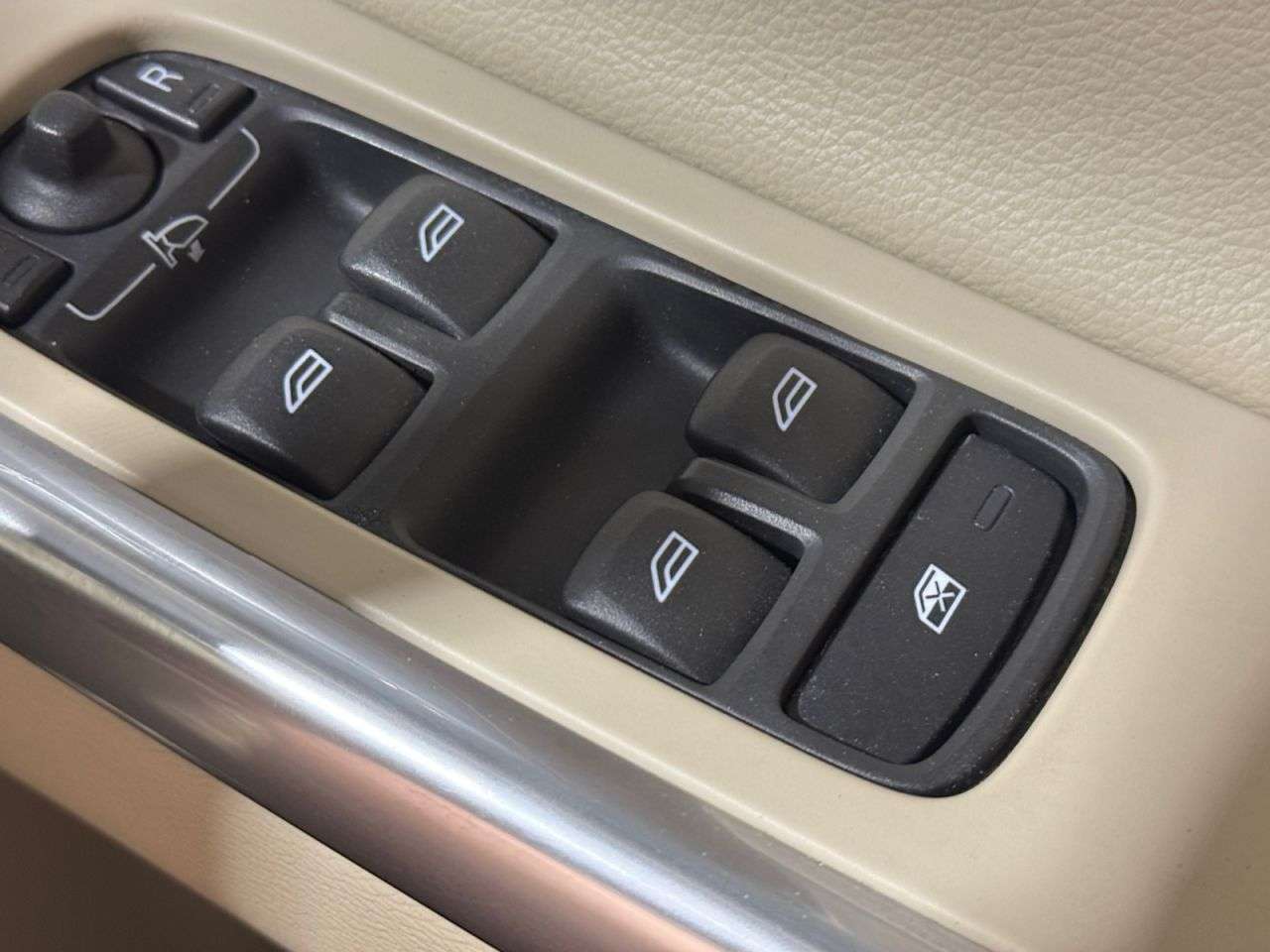 2017 VOLVO XC60 2017 VOLVO XC60
