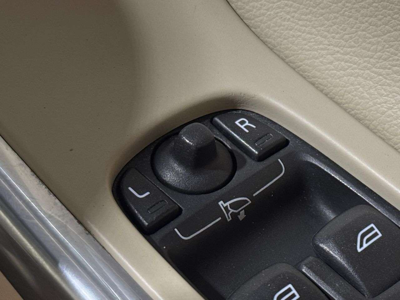 2017 VOLVO XC60 2017 VOLVO XC60