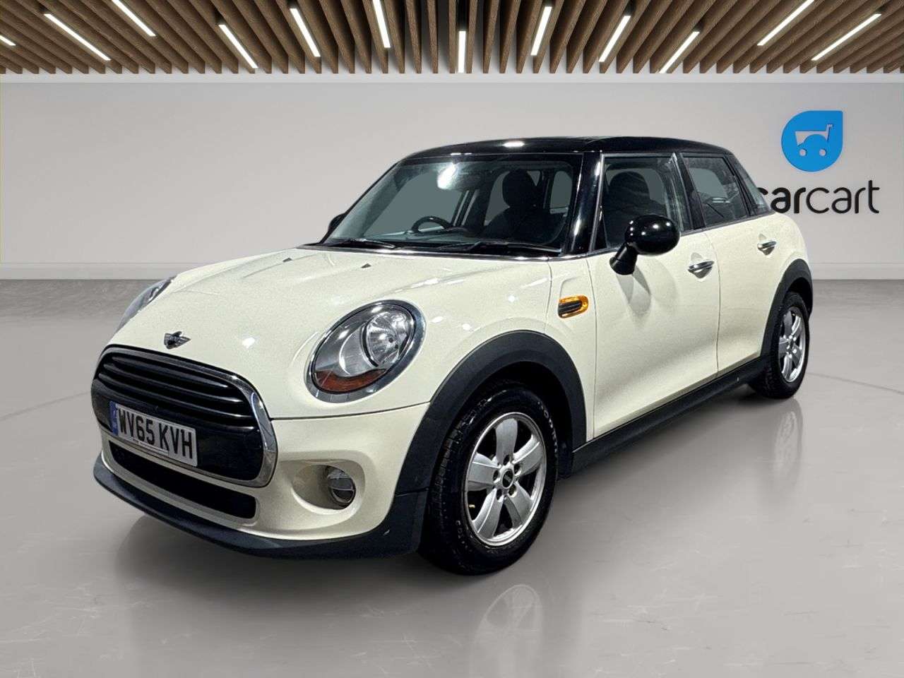 A 2015 MINI HATCH 1.5 Cooper Hatchback 5dr Petrol Manual Euro 6 (s/s) (136 ps) (Rates startin A 2015 MINI HATCH 1.5 Cooper Hatchback 5dr Petrol Manual Euro 6 (s/s) (136 ps) (Rates startin