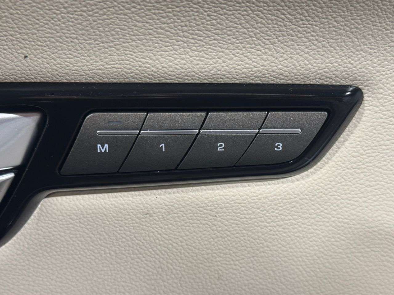 2018 LAND ROVER RANGE ROVER EVOQUE 2018 LAND ROVER RANGE ROVER EVOQUE