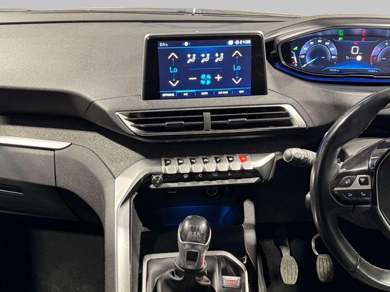 2019 PEUGEOT 3008 2019 PEUGEOT 3008