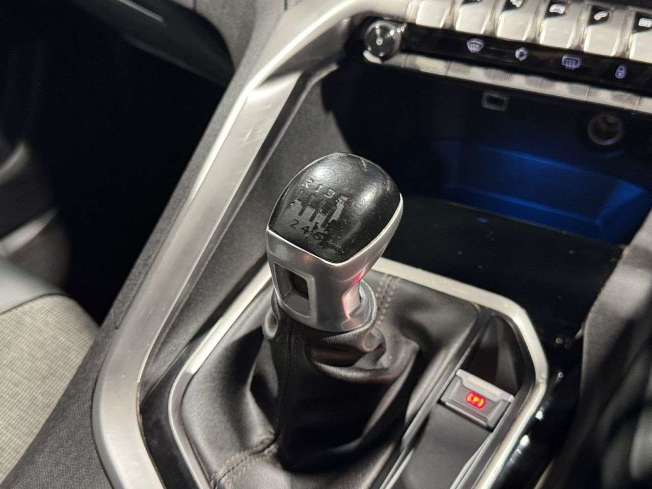 2019 PEUGEOT 3008 2019 PEUGEOT 3008