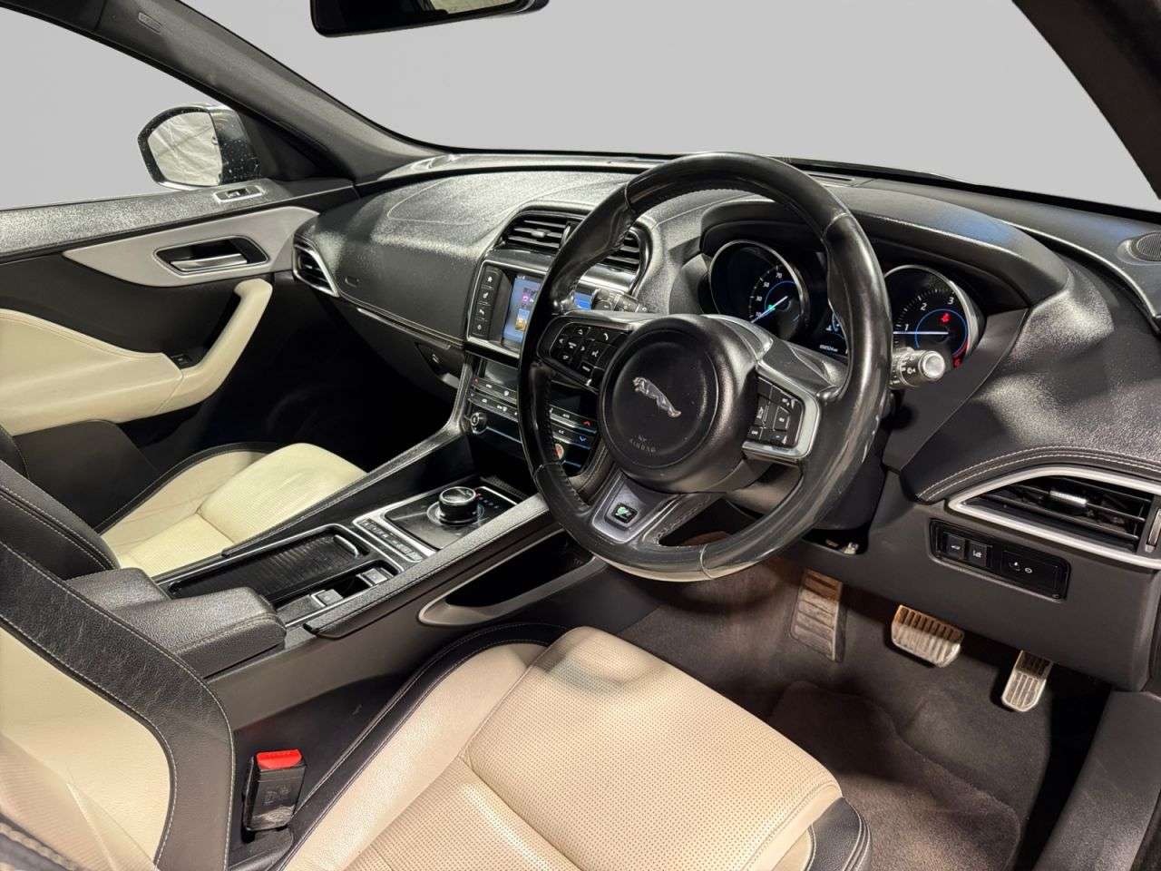 2016 JAGUAR F-PACE 2016 JAGUAR F-PACE