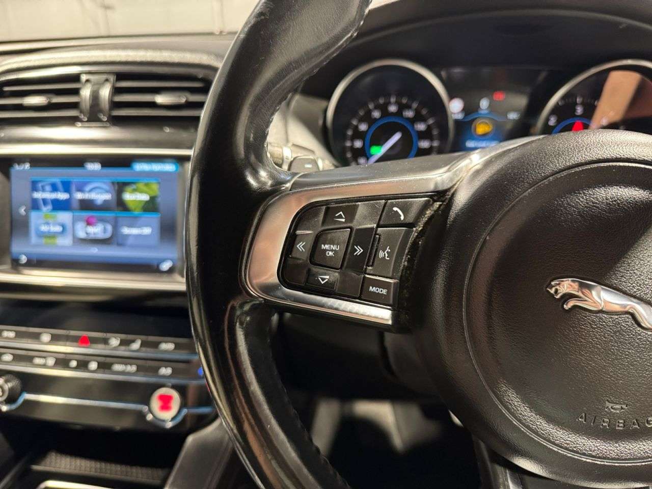 2016 JAGUAR F-PACE 2016 JAGUAR F-PACE
