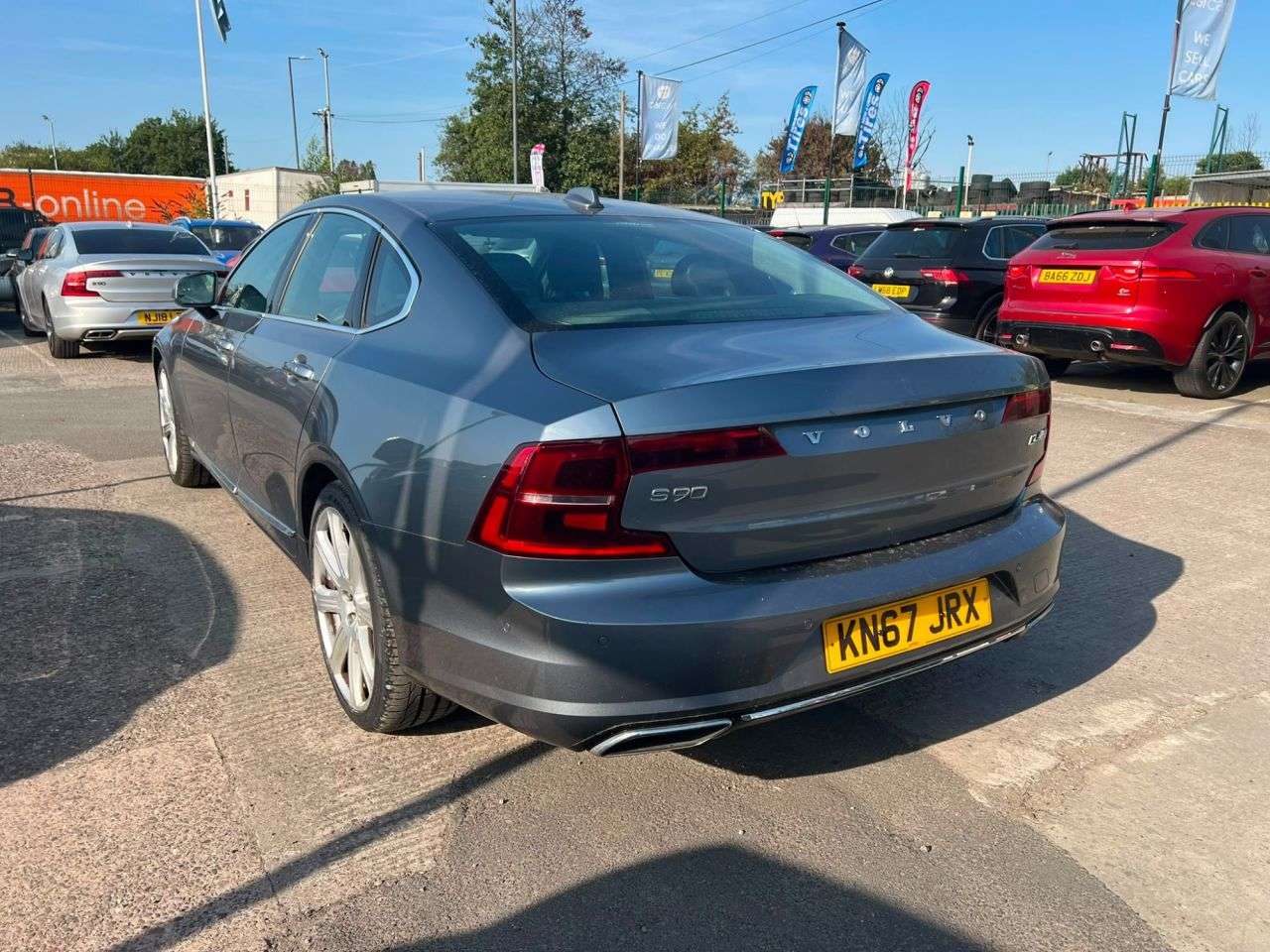 2017 VOLVO S90 2017 VOLVO S90