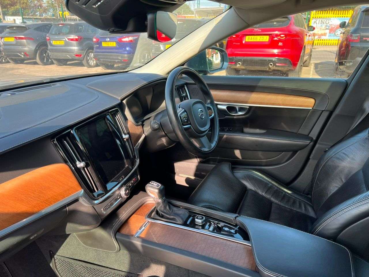 2017 VOLVO S90 2017 VOLVO S90