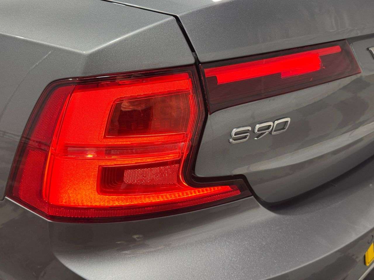 2017 VOLVO S90 2017 VOLVO S90