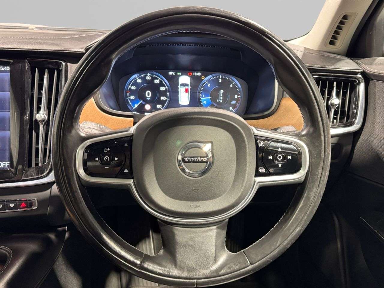 2017 VOLVO S90 2017 VOLVO S90