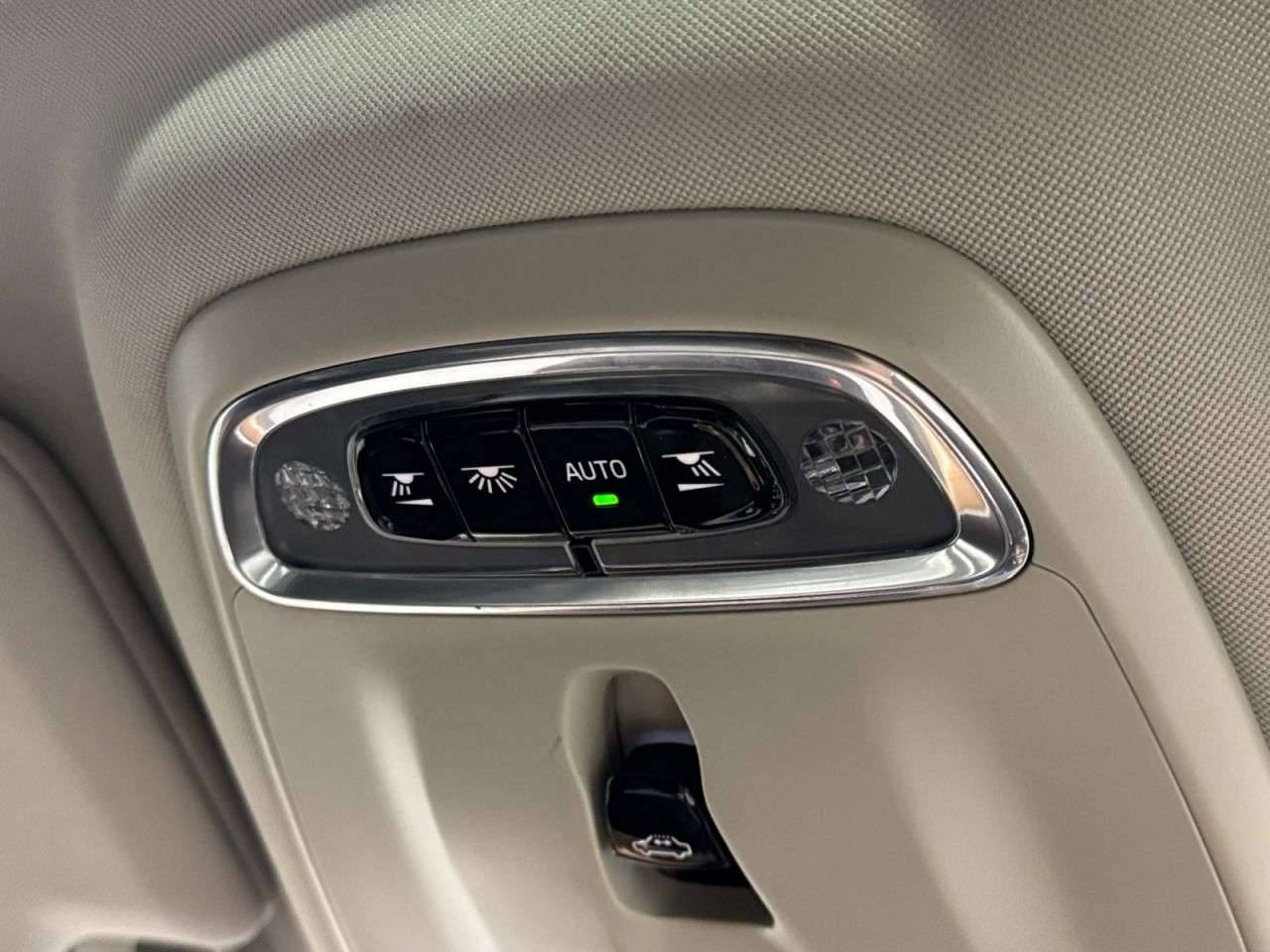 2017 VOLVO S90 2017 VOLVO S90