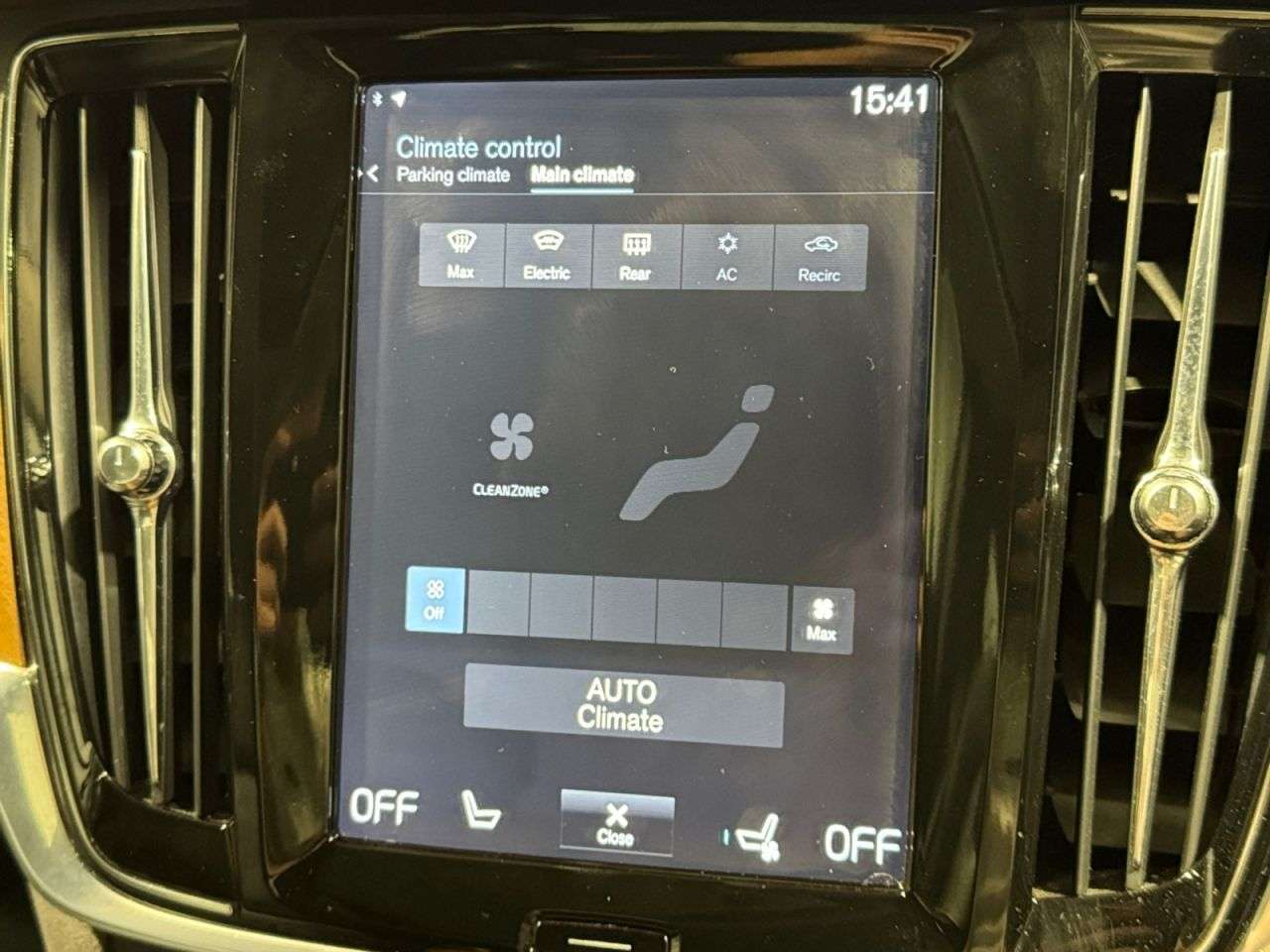 2017 VOLVO S90 2017 VOLVO S90