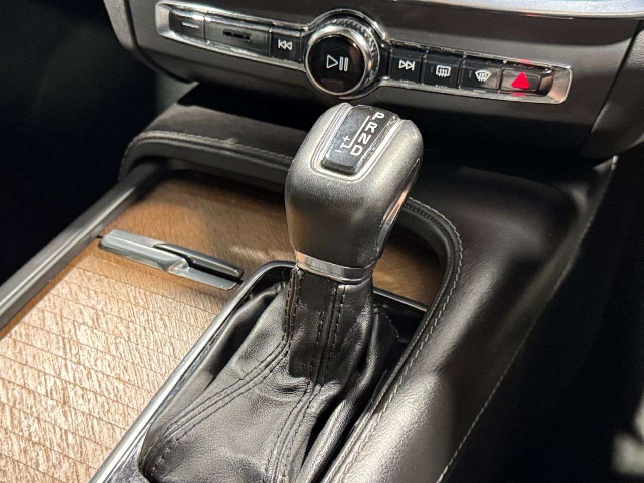 2017 VOLVO S90 2017 VOLVO S90