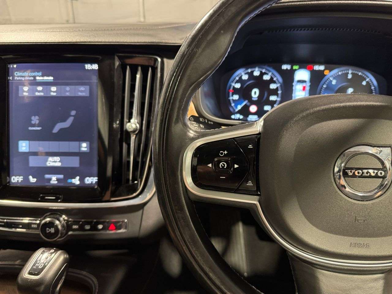 2017 VOLVO S90 2017 VOLVO S90