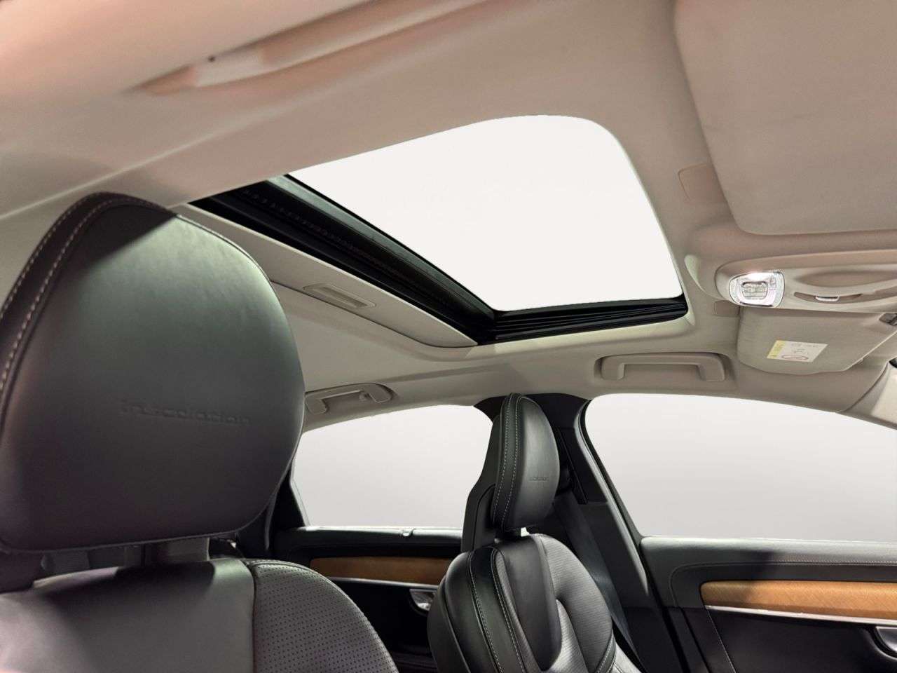 2017 VOLVO S90 2017 VOLVO S90