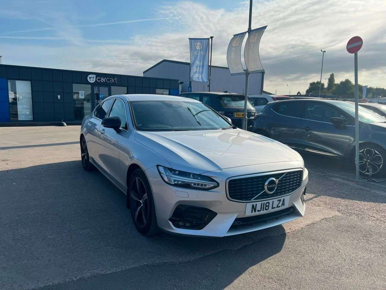 A 2018 VOLVO S90 2.0 D4 R-Design Saloon 4dr Diesel Auto Euro 6 (s/s) (190 ps) (Rates startin A 2018 VOLVO S90 2.0 D4 R-Design Saloon 4dr Diesel Auto Euro 6 (s/s) (190 ps) (Rates startin