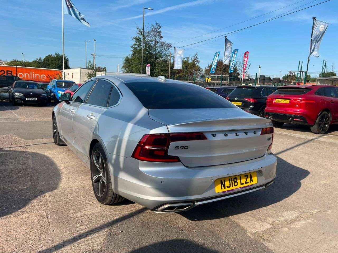 2018 VOLVO S90 2018 VOLVO S90