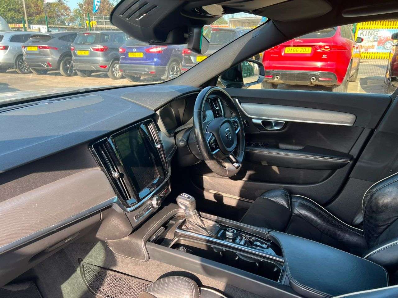 2018 VOLVO S90 2018 VOLVO S90