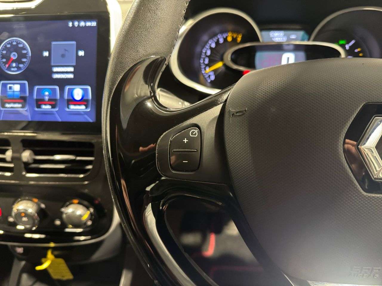 2013 RENAULT CLIO 2013 RENAULT CLIO