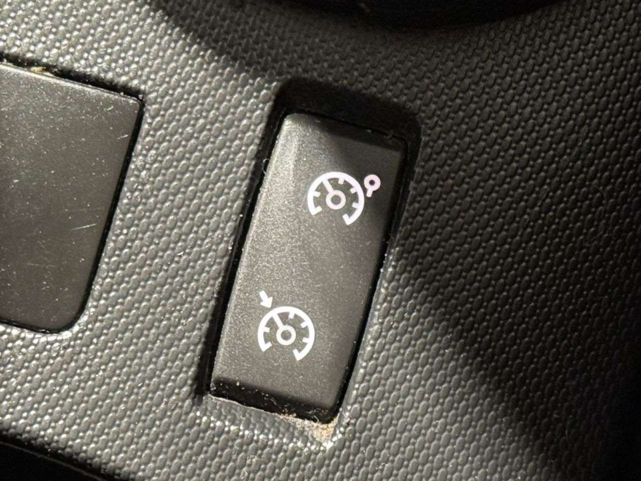 2013 RENAULT CLIO 2013 RENAULT CLIO