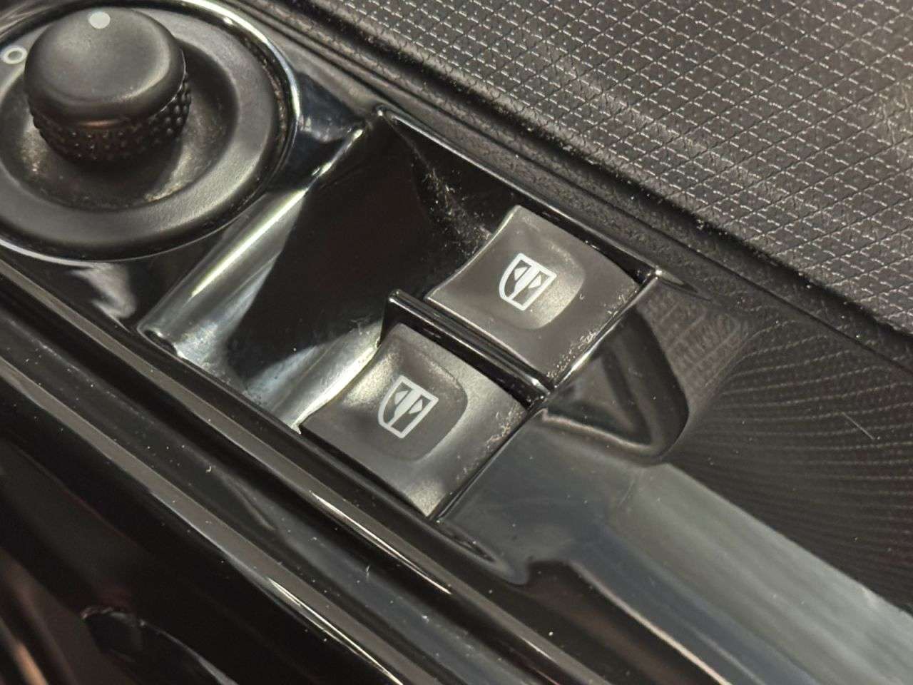 2013 RENAULT CLIO 2013 RENAULT CLIO