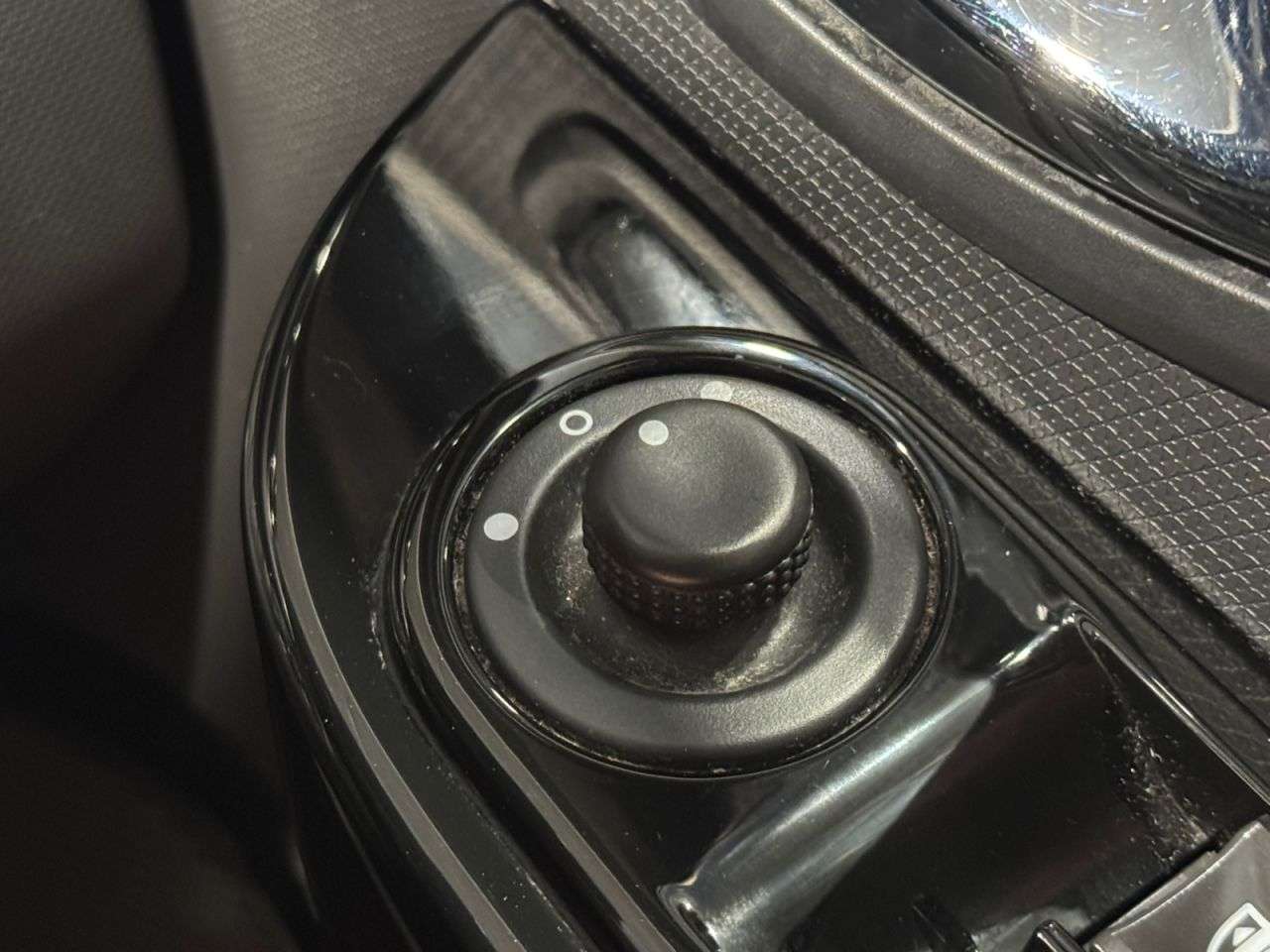 2013 RENAULT CLIO 2013 RENAULT CLIO