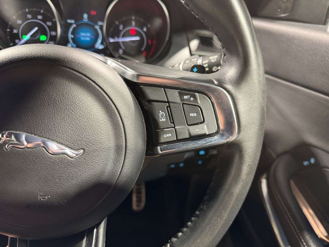 2018 JAGUAR E-PACE 2018 JAGUAR E-PACE