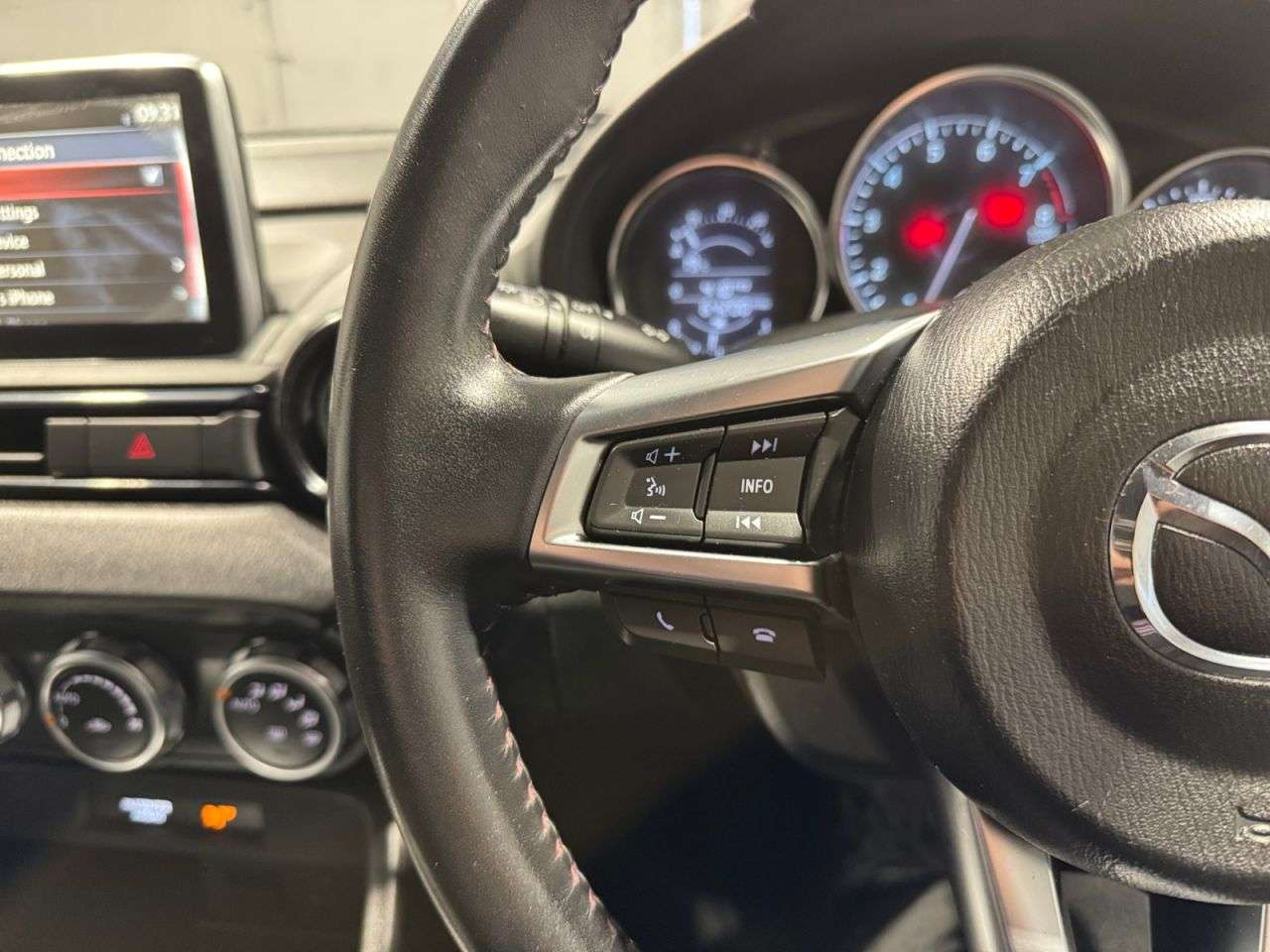 2016 MAZDA MX-5 2016 MAZDA MX-5