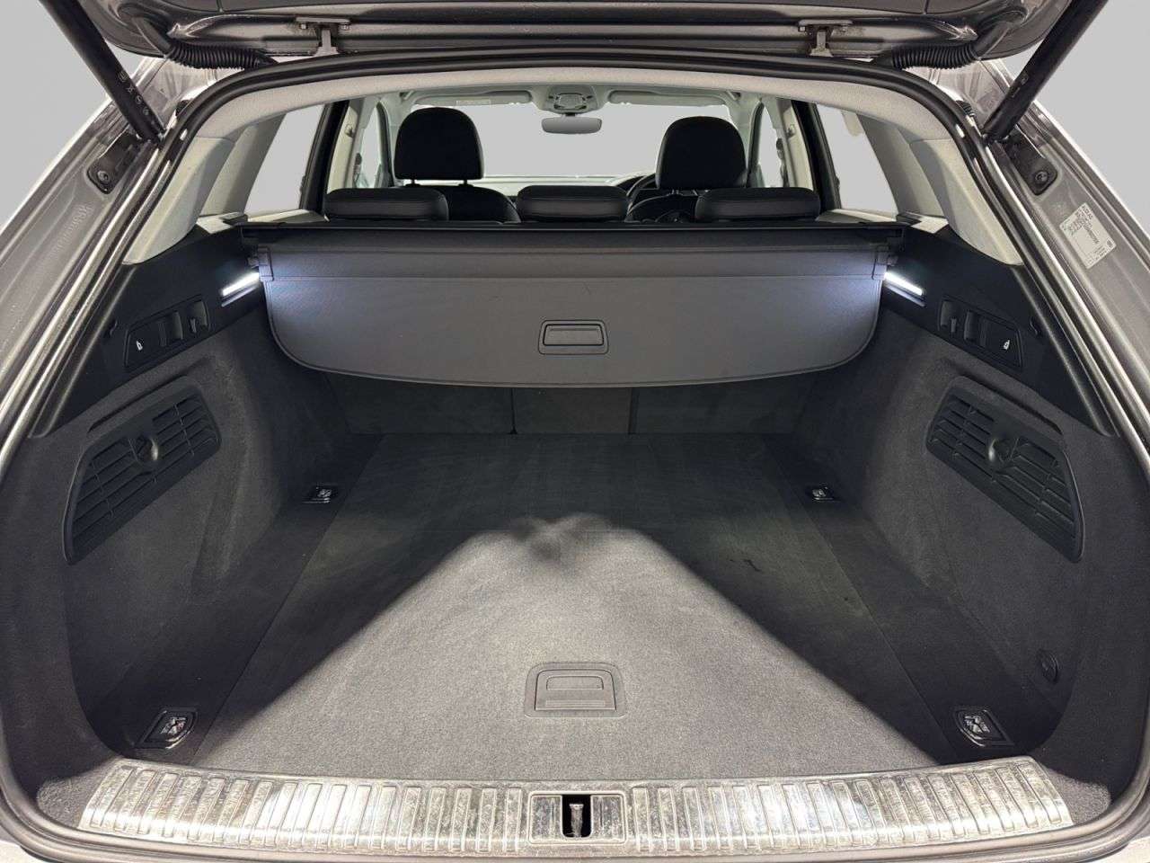 2021 AUDI E-TRON 2021 AUDI E-TRON
