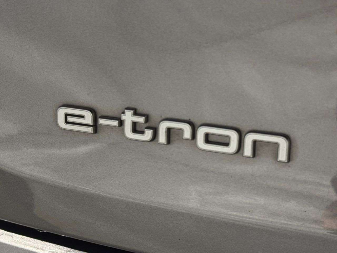 2021 AUDI E-TRON 2021 AUDI E-TRON
