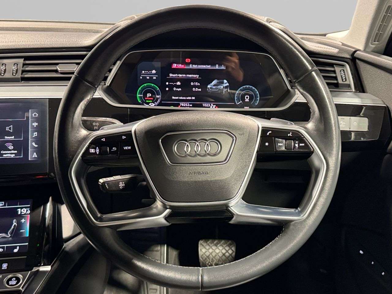 2021 AUDI E-TRON 2021 AUDI E-TRON
