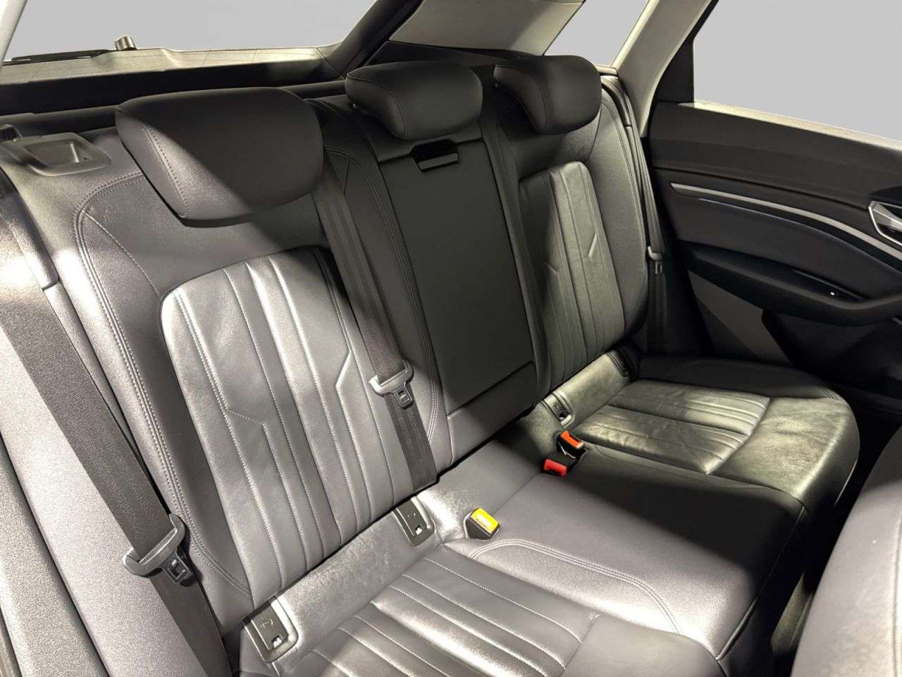 2021 AUDI E-TRON 2021 AUDI E-TRON