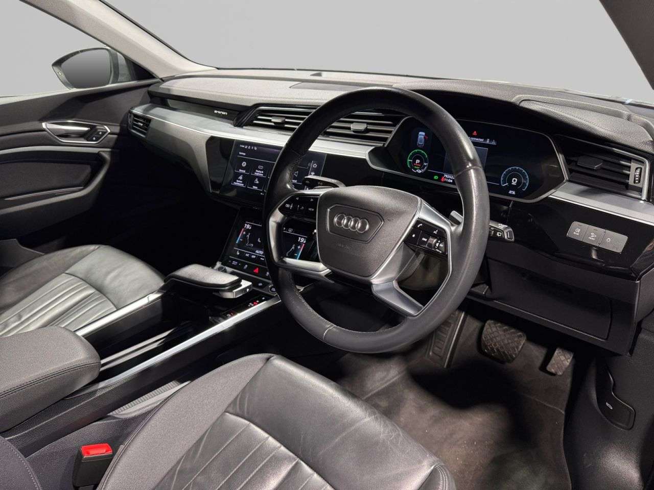 2021 AUDI E-TRON 2021 AUDI E-TRON