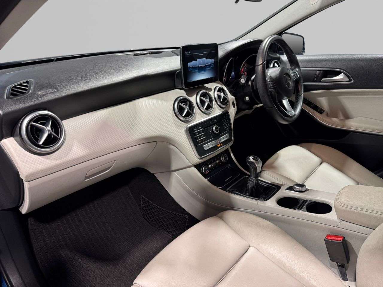 2017 MERCEDES-BENZ A CLASS 2017 MERCEDES-BENZ A CLASS