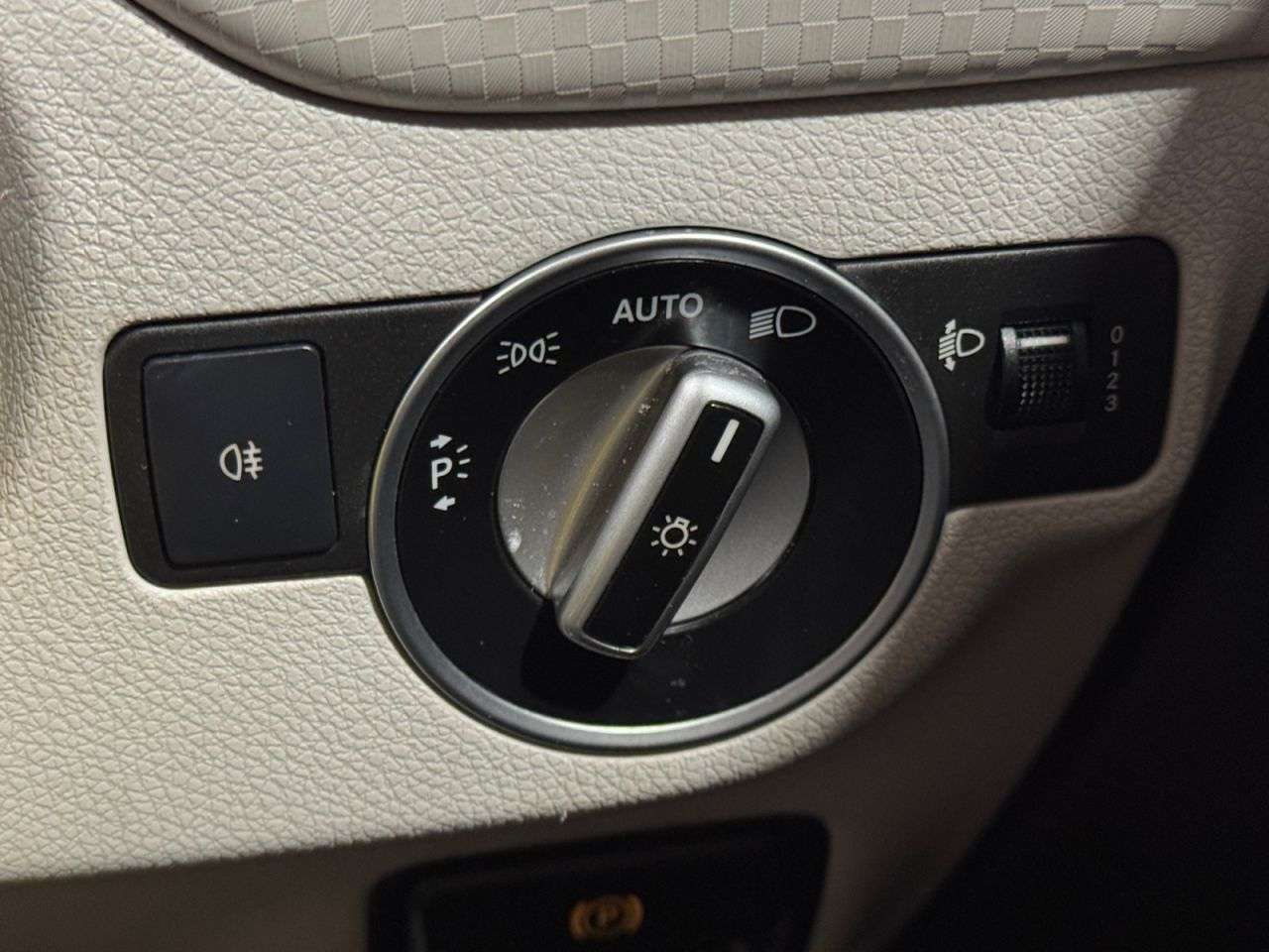 2017 MERCEDES-BENZ A CLASS 2017 MERCEDES-BENZ A CLASS