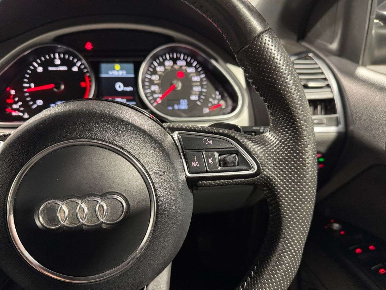 2013 AUDI Q7 2013 AUDI Q7