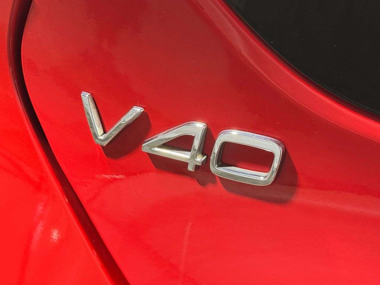 2019 VOLVO V40 2019 VOLVO V40