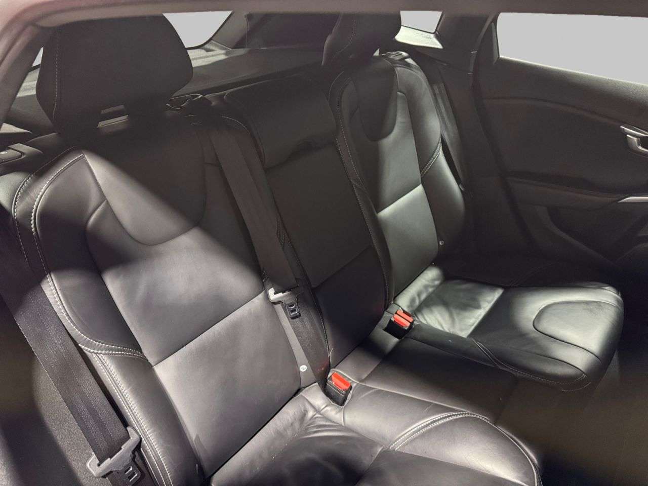 2019 VOLVO V40 2019 VOLVO V40