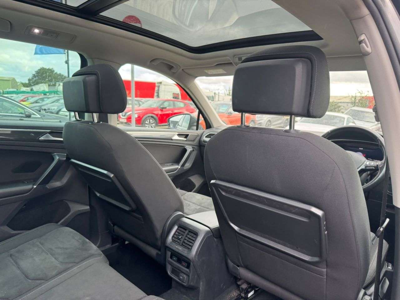 2017 VOLKSWAGEN TIGUAN 2017 VOLKSWAGEN TIGUAN