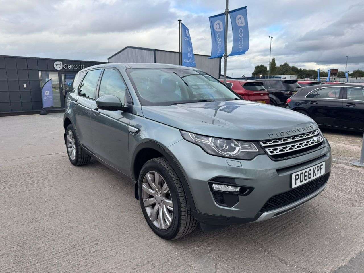 A 2017 LAND ROVER DISCOVERY SPORT 2.0 TD4 HSE SUV 5dr Diesel Auto 4WD Euro 6 (s/s) (180 ps) (Rates starting a A 2017 LAND ROVER DISCOVERY SPORT 2.0 TD4 HSE SUV 5dr Diesel Auto 4WD Euro 6 (s/s) (180 ps) (Rates starting a