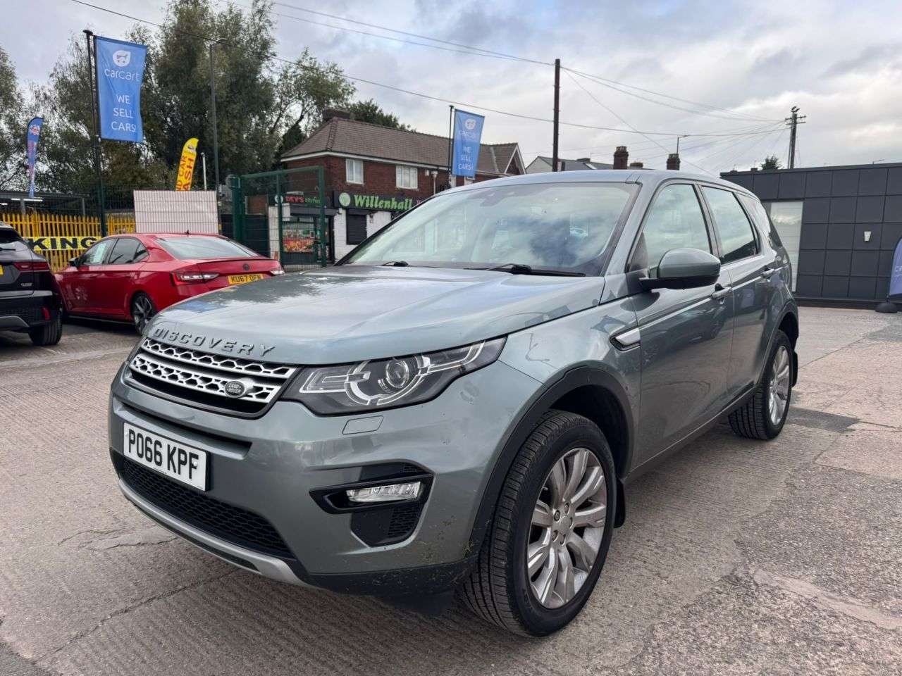 A 2017 LAND ROVER DISCOVERY SPORT 2.0 TD4 HSE SUV 5dr Diesel Auto 4WD Euro 6 (s/s) (180 ps) (Rates starting a A 2017 LAND ROVER DISCOVERY SPORT 2.0 TD4 HSE SUV 5dr Diesel Auto 4WD Euro 6 (s/s) (180 ps) (Rates starting a
