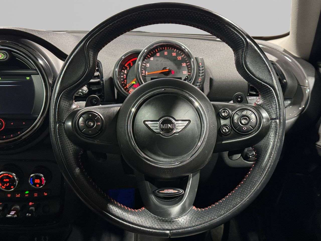 2017 MINI CLUBMAN 2017 MINI CLUBMAN