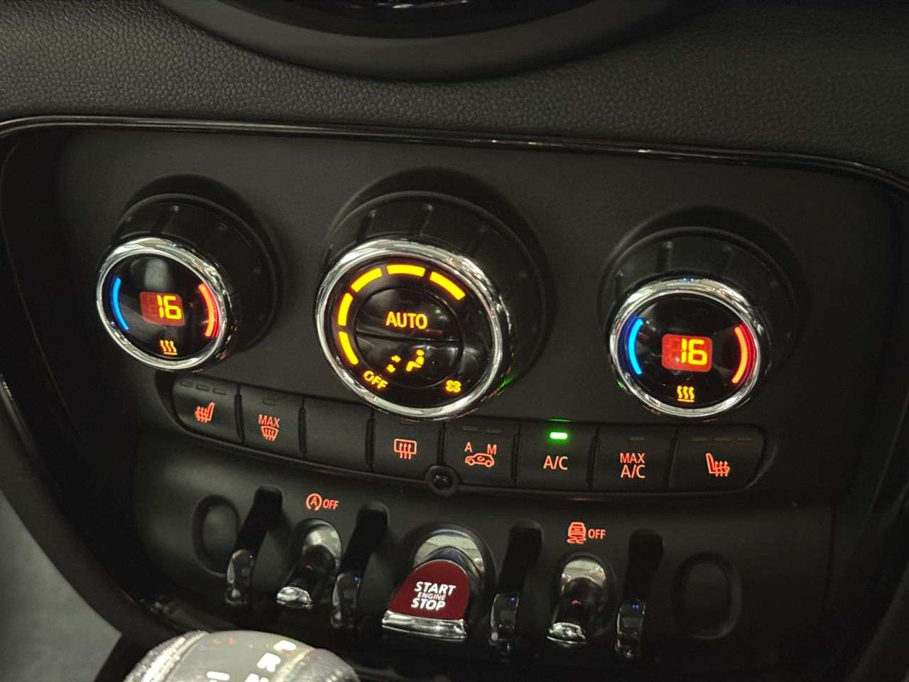 2017 MINI CLUBMAN 2017 MINI CLUBMAN