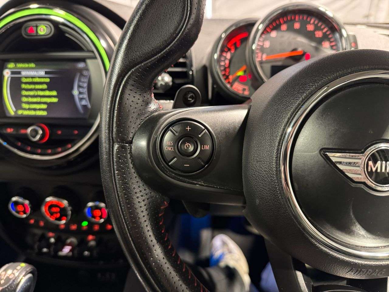 2017 MINI CLUBMAN 2017 MINI CLUBMAN