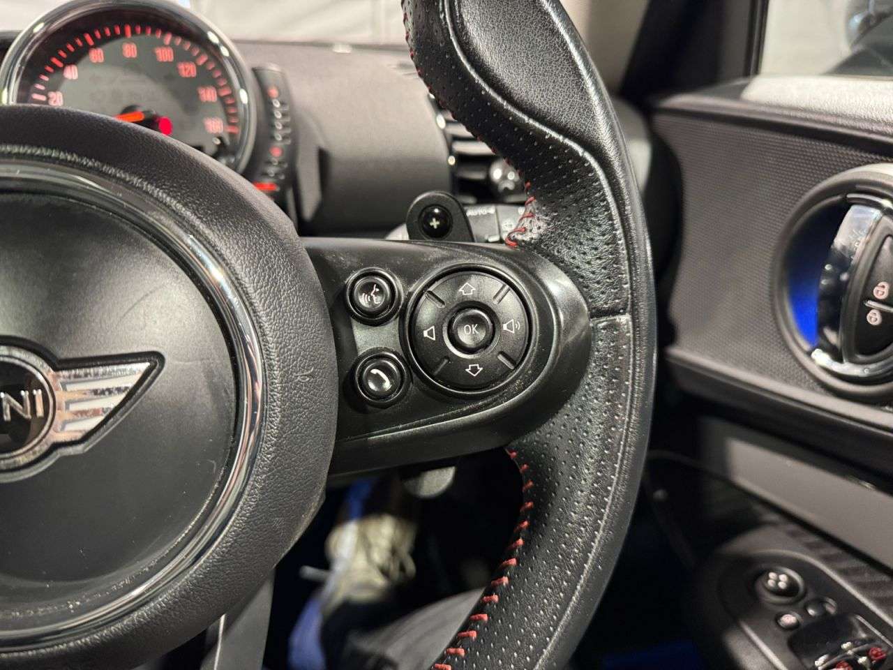 2017 MINI CLUBMAN 2017 MINI CLUBMAN