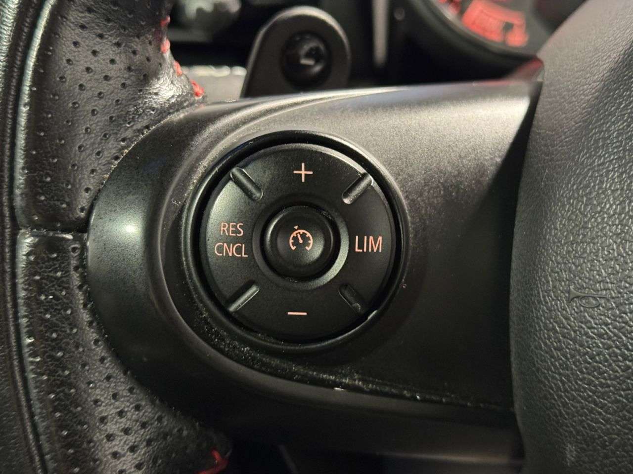 2017 MINI CLUBMAN 2017 MINI CLUBMAN
