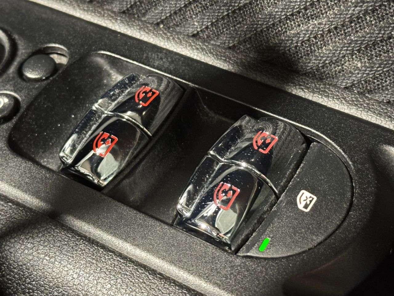 2017 MINI CLUBMAN 2017 MINI CLUBMAN