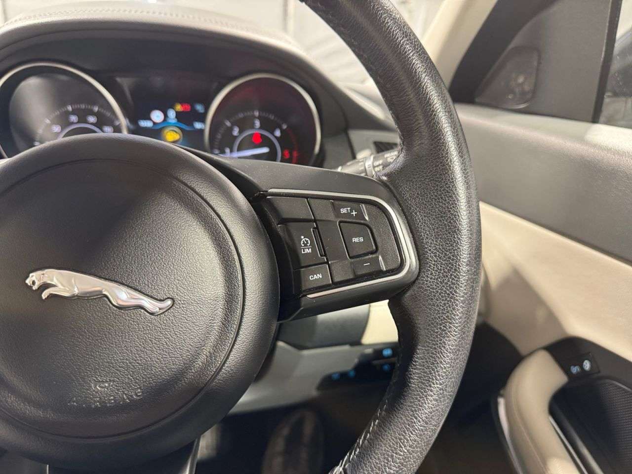 2019 JAGUAR E-PACE 2019 JAGUAR E-PACE
