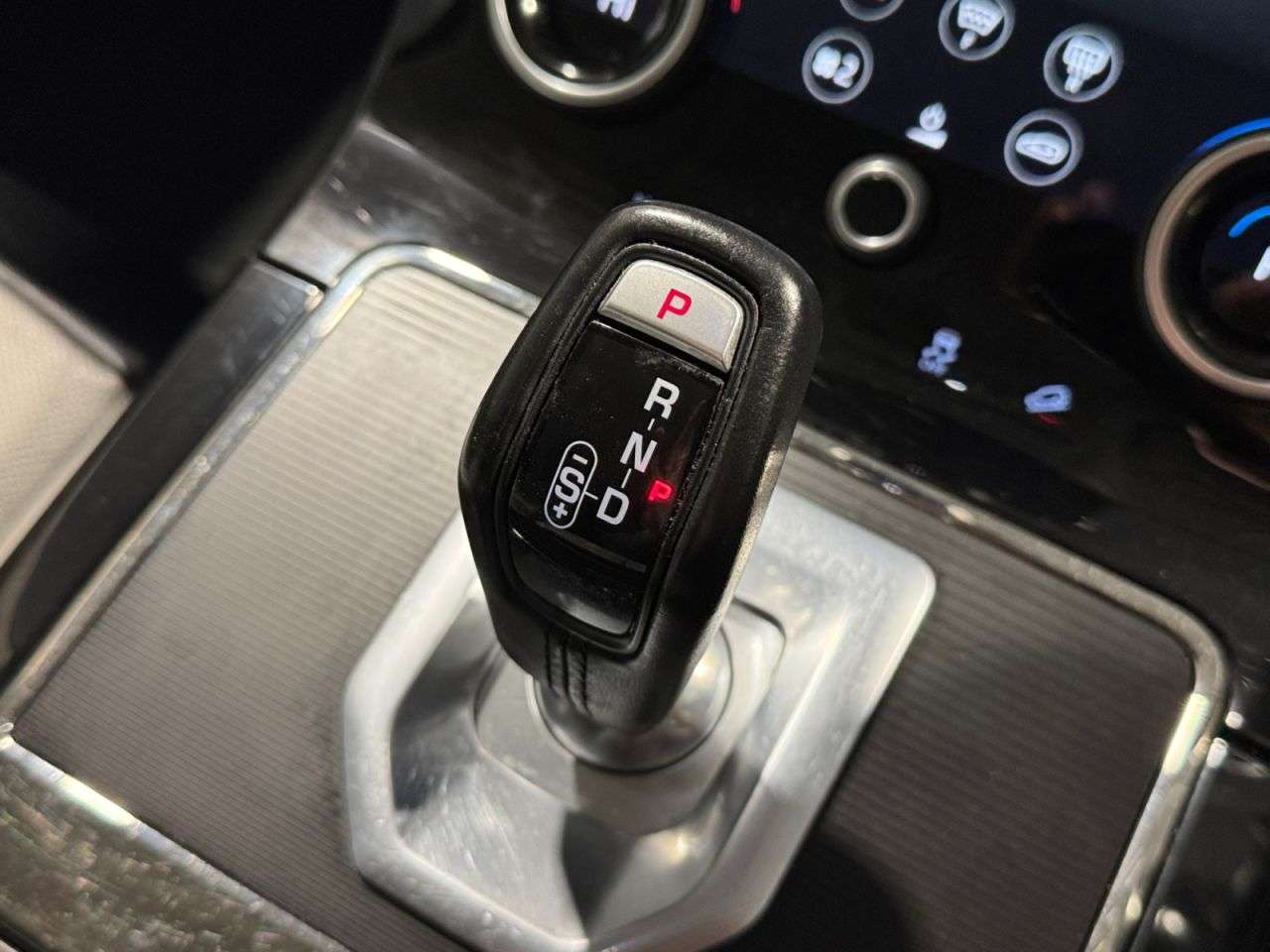 2019 LAND ROVER RANGE ROVER EVOQUE 2019 LAND ROVER RANGE ROVER EVOQUE