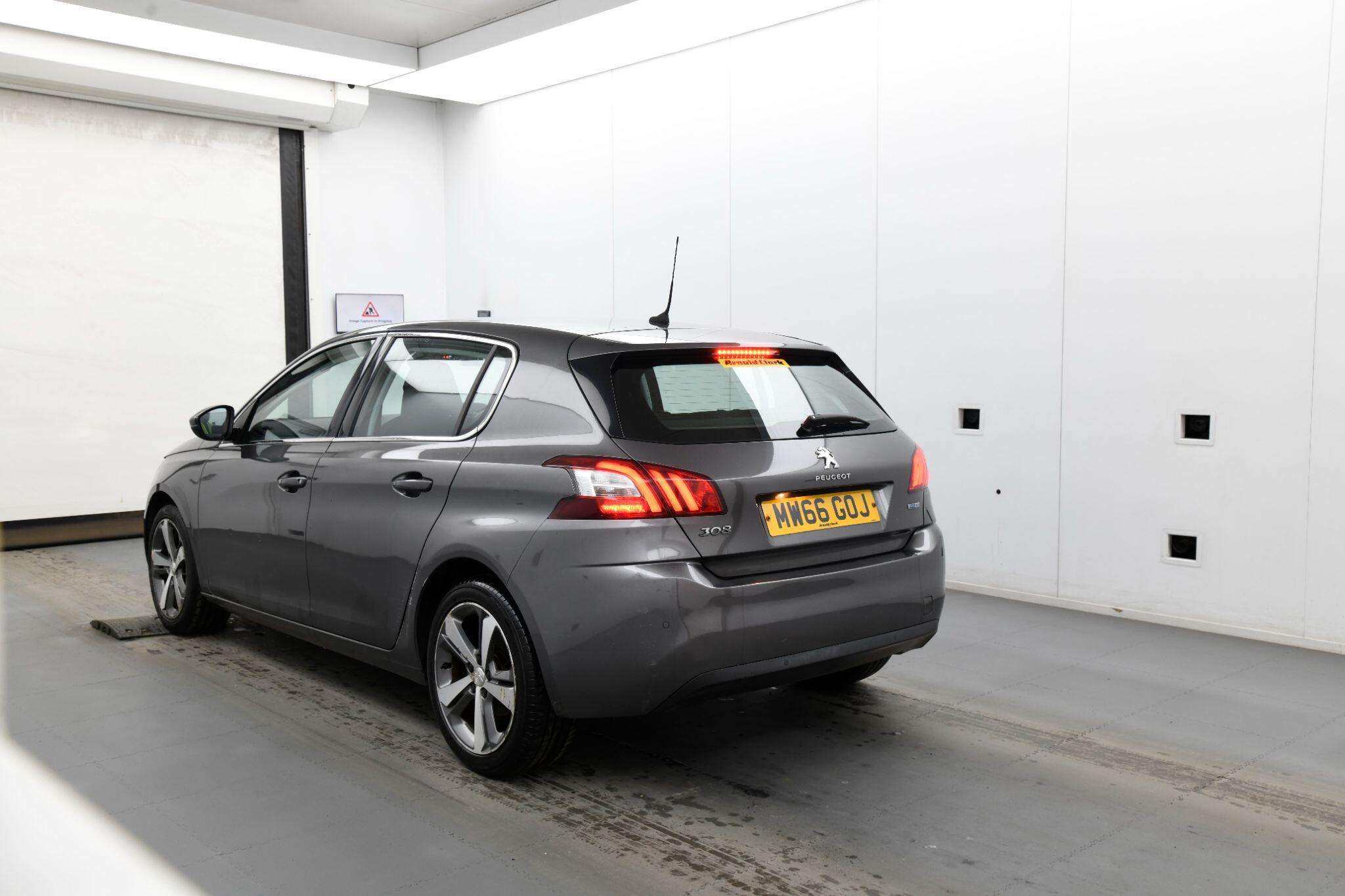 A 2016 PEUGEOT 308 1.2 PureTech Allure Euro 6 (s/s) 5dr A 2016 PEUGEOT 308 1.2 PureTech Allure Euro 6 (s/s) 5dr